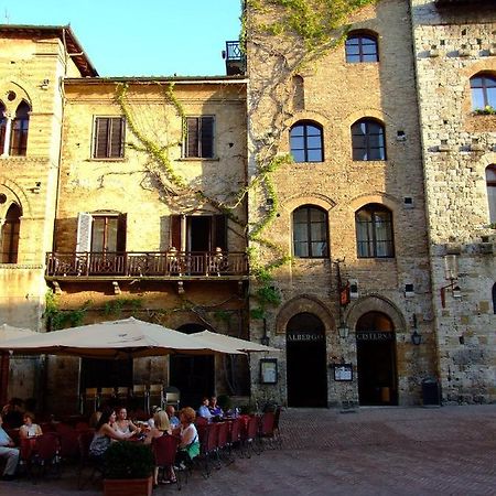 Hotel La Cisterna San Gimignano Exteriör bild